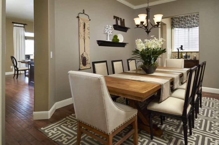 How to decorate large dining room wall